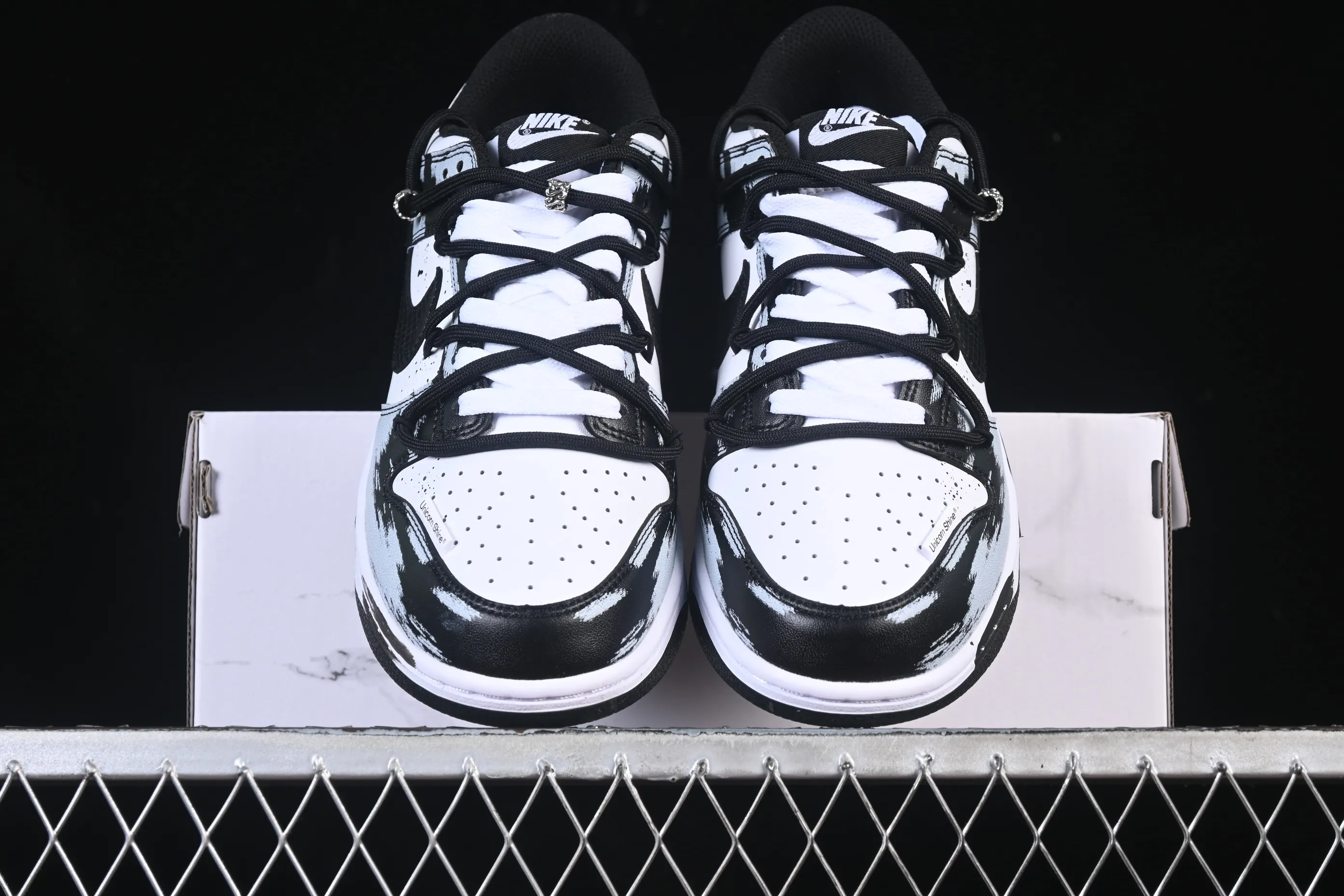 All categories Nk SB Dunk Series Nk SB Dunk Low High-end customized low-top sneakers Nike SB Dunk Low strap customization low-top casual sneakers DD1391-100